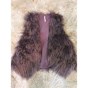 Faux fur mauve vest WITH POCKETS♥️